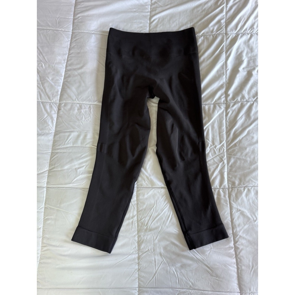 Lululemon Women's Size 8 Black Nylon Compression Capri 21" Activewear Leggings